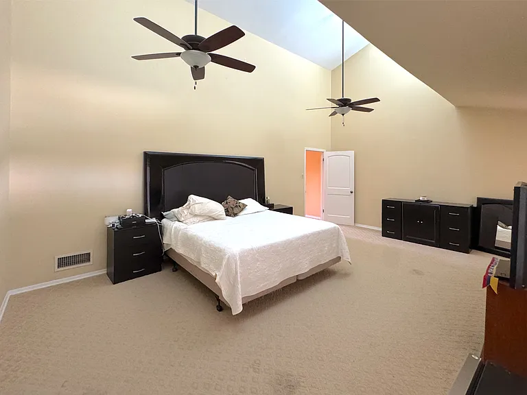 2542 Lindenwood Dr #2542 — Photo 14
