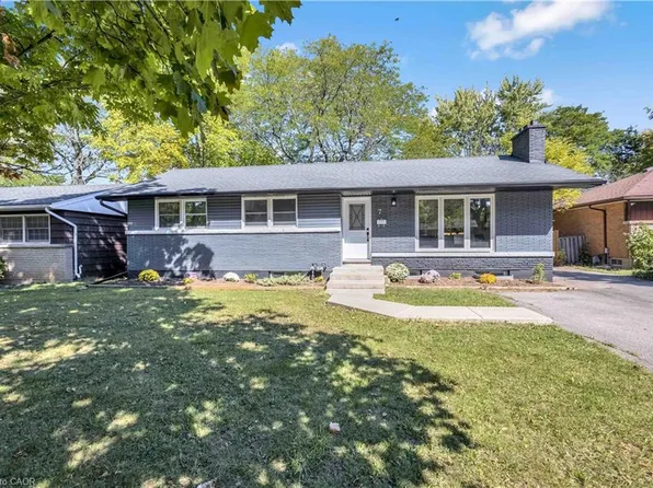 7 Swan Dr, Saint Catharines, ON L2T 2C2