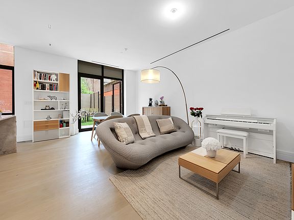 3rd image of 165 Lexington Ave APT 1A