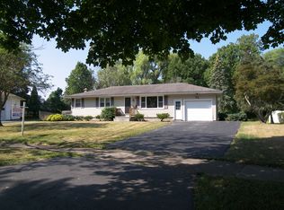 25 Abby Ln N, Rochester, NY 14606