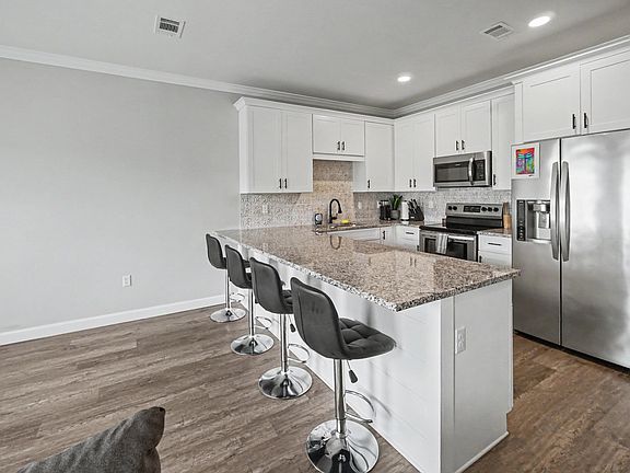 4th image of 1814 Stable Ln
