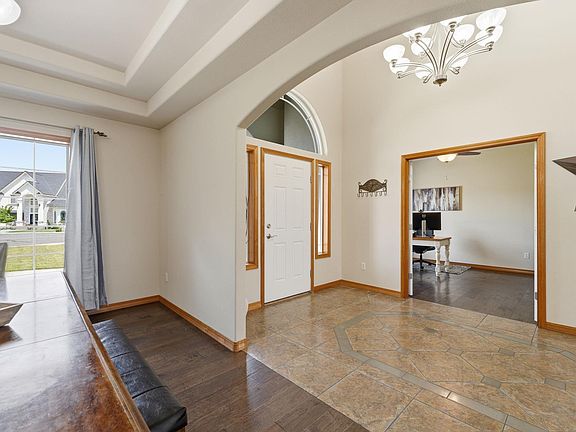 3rd image of 1381 Scarlet Pl