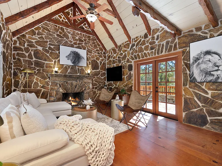 775 Lester Ln — Photo 4
