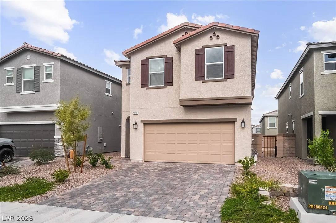 3 bed, 2.5 bath, 2069 sqft, $2,400 — Photo 2