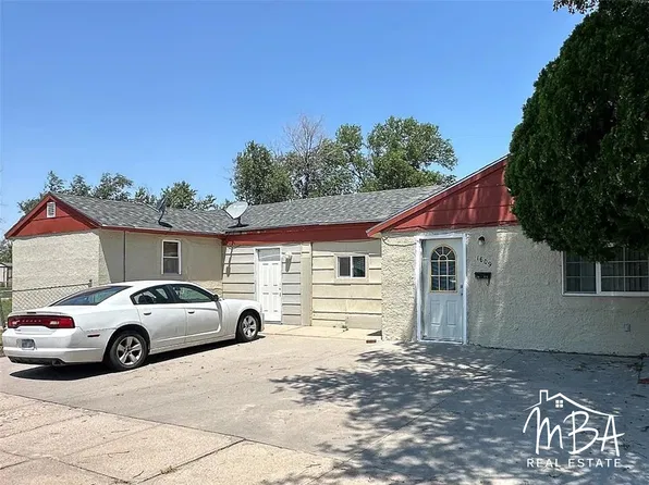 1609 Walker St, Garden City, KS 67846