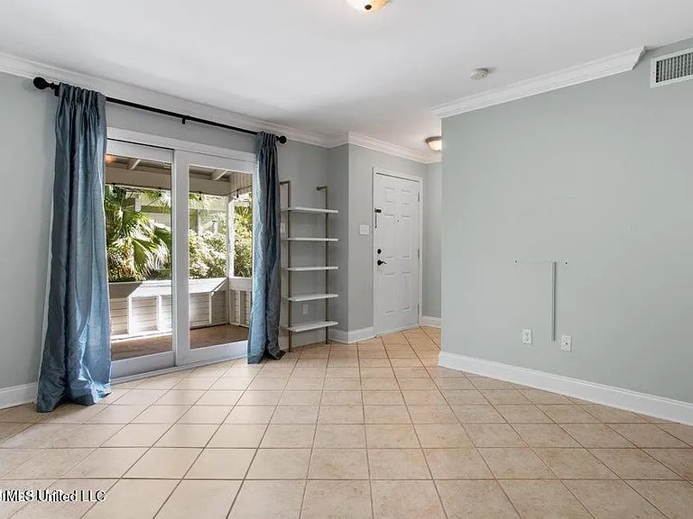 808 Desoto St #7 — Photo 2