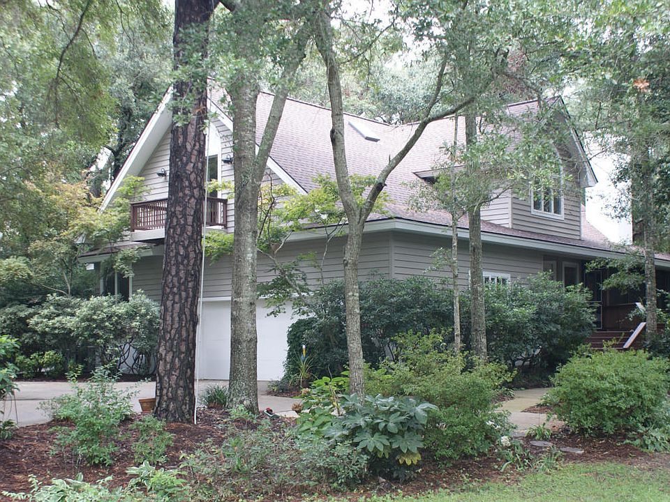 2nd image of 9 Fairways Ct