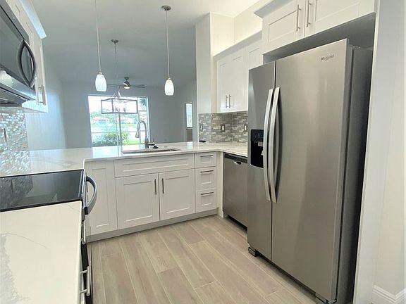 3rd image of 490 Robin Hood Cir Unit 102