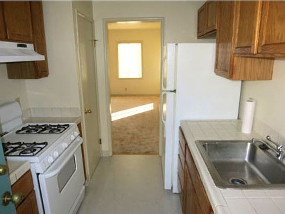 Kitchen of similar unit