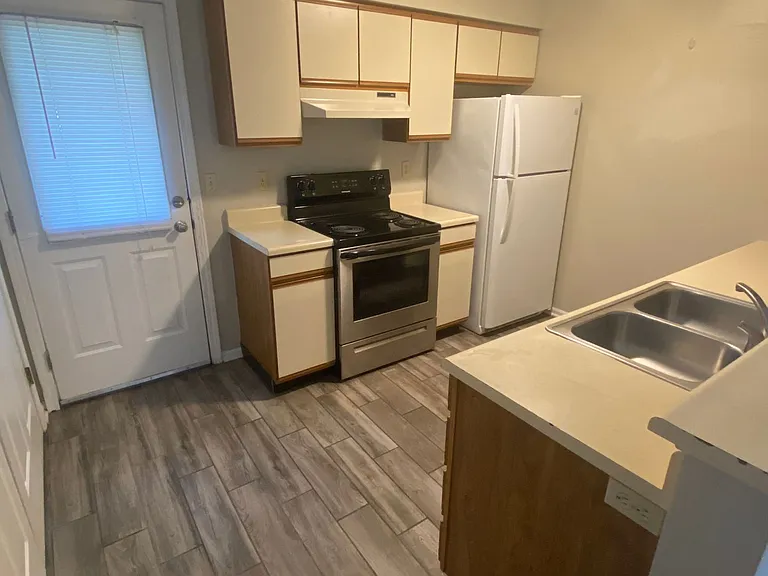 2416-2418 Santa Rosa Ct — Photo 14