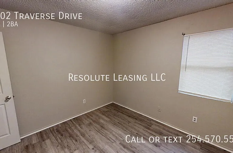2302 Traverse Dr — Photo 15