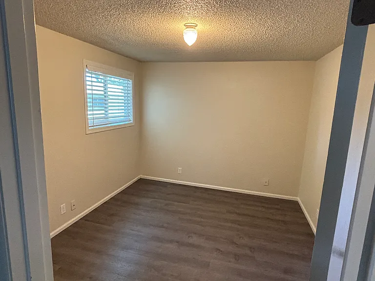 442 S Locust St #442 — Photo 9