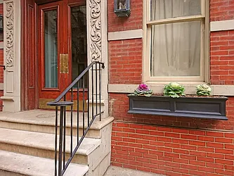 Rented by Living New York
