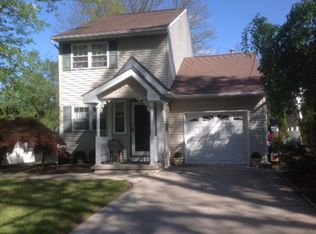 951 Sassafras St, Roebling, NJ 08554