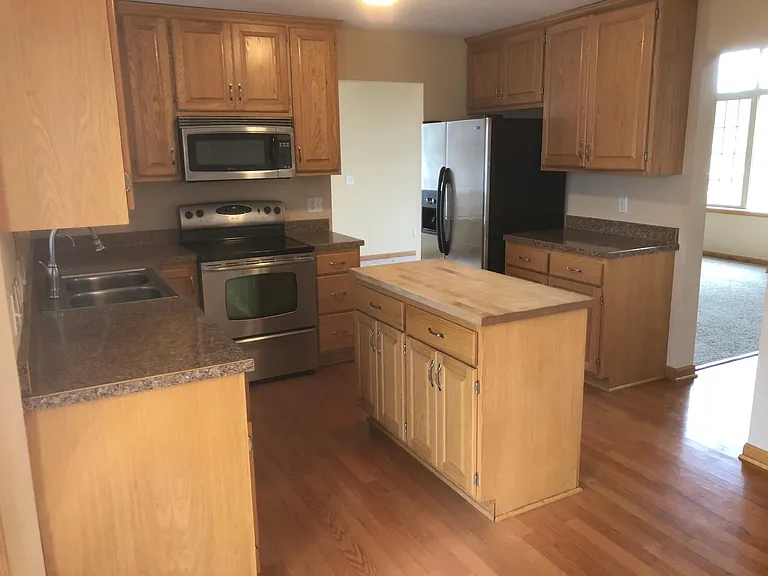18037 Monroe Cir NW — Photo 6