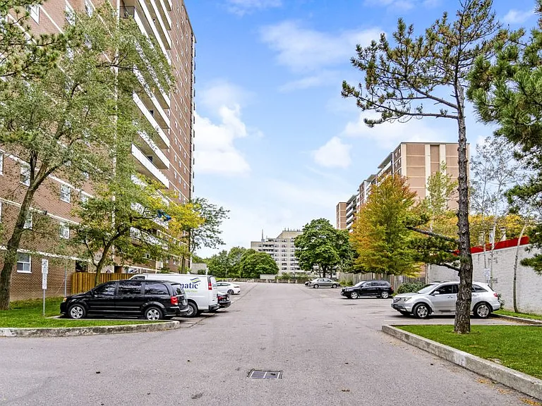 2250 Kennedy Rd — Photo 25