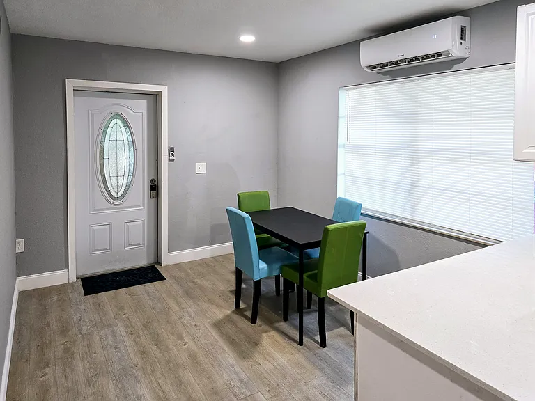 Entrance & Dining