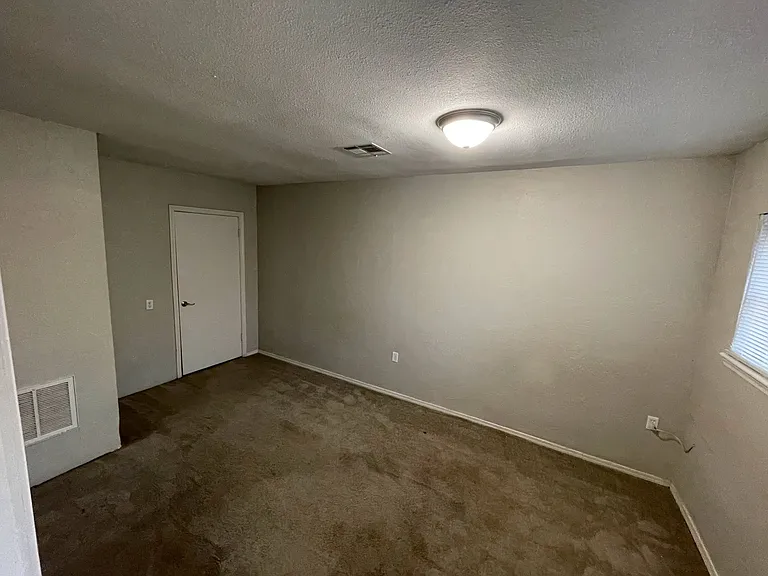 1807 Comanche St NW — Photo 16