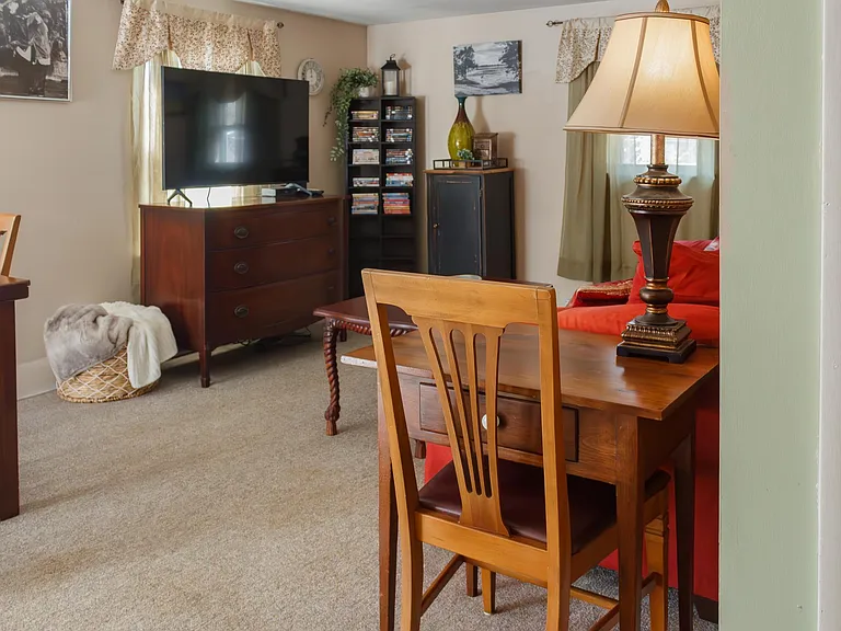21 Hannum St #1/2 — Photo 6