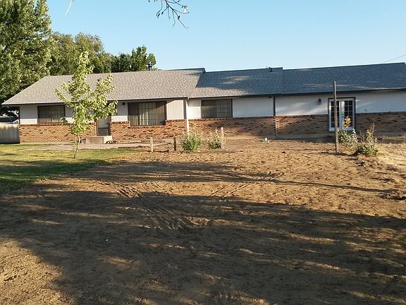 POOL AREA & SAND VOLLEYBALL 
