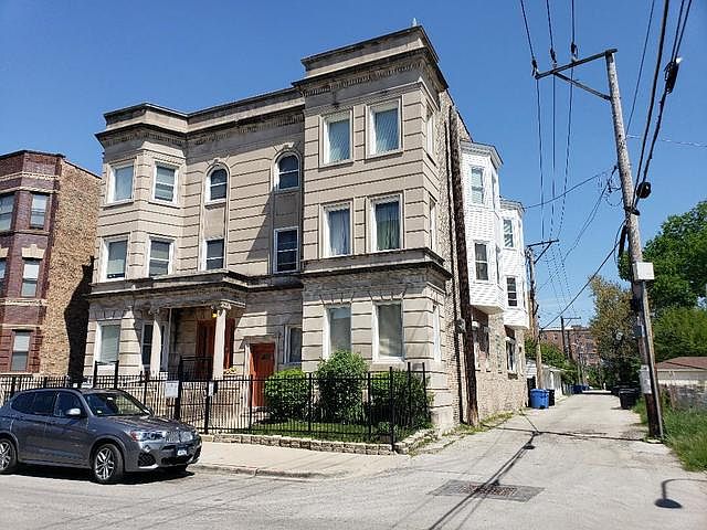 1st image of 1360 E 62nd St #3E