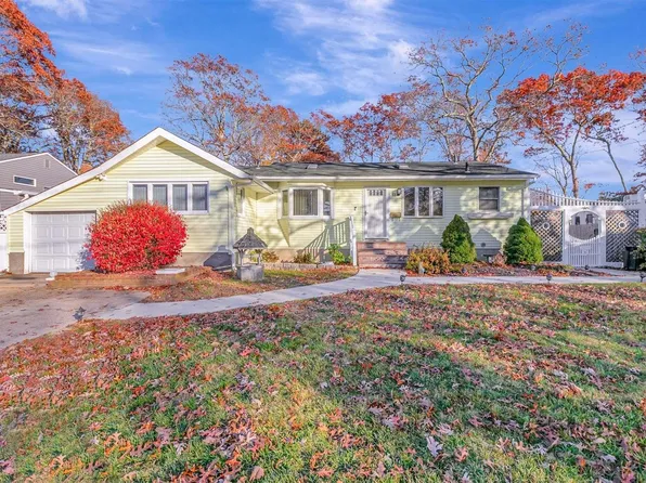 69 Broadway Avenue, Sayville, NY 11782
