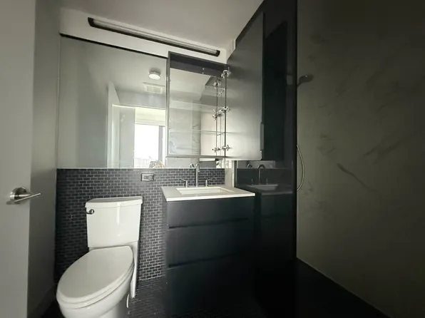 491 Keap Street image 15 of 26