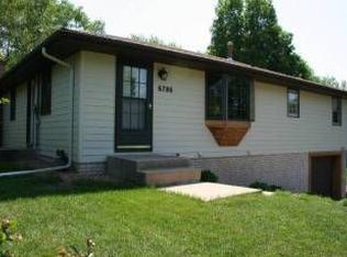 6786 Berkshire Ln N, Maple Grove, MN 55311