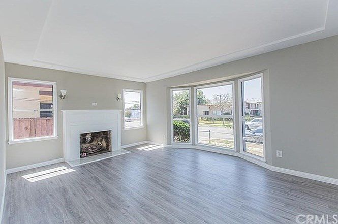 2nd image of 1536 W 105th St