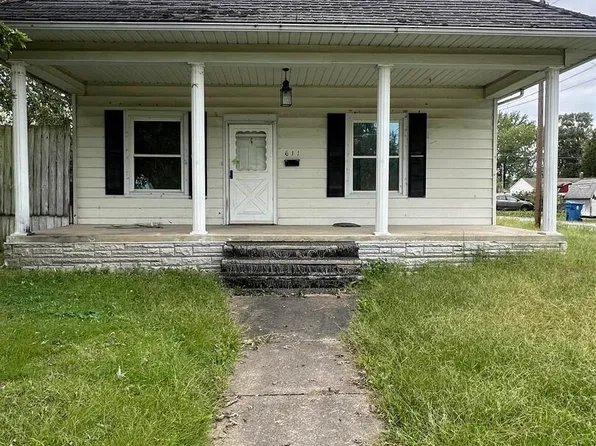 611 N Buchanan St, Benton, IL 62812