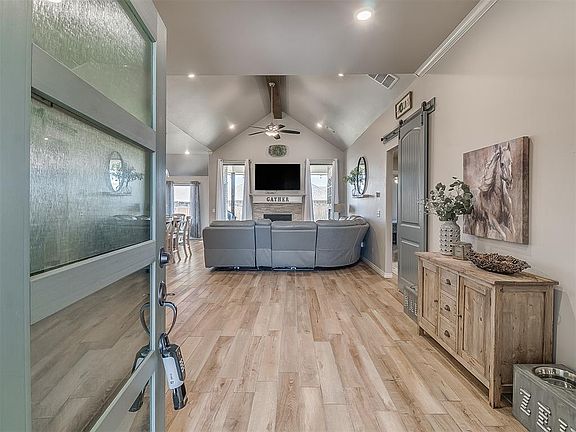 4th image of 11824 Loren Brook Ln