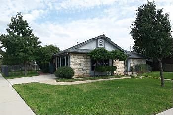 2nd image of 4401 Greenlee Dr