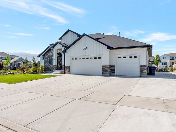 2nd image of 1307 W Blue Quill Dr
