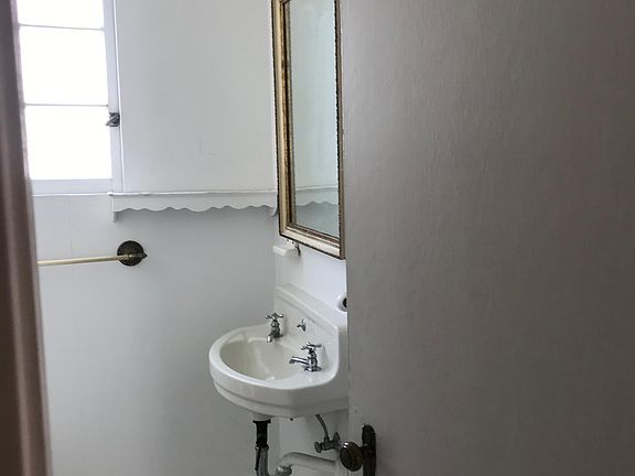 2nd image of 2645 Buchanan St APT 6