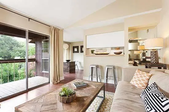 2/1 living room (standard)