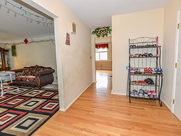 5th image of 2566 Fairhill Dr