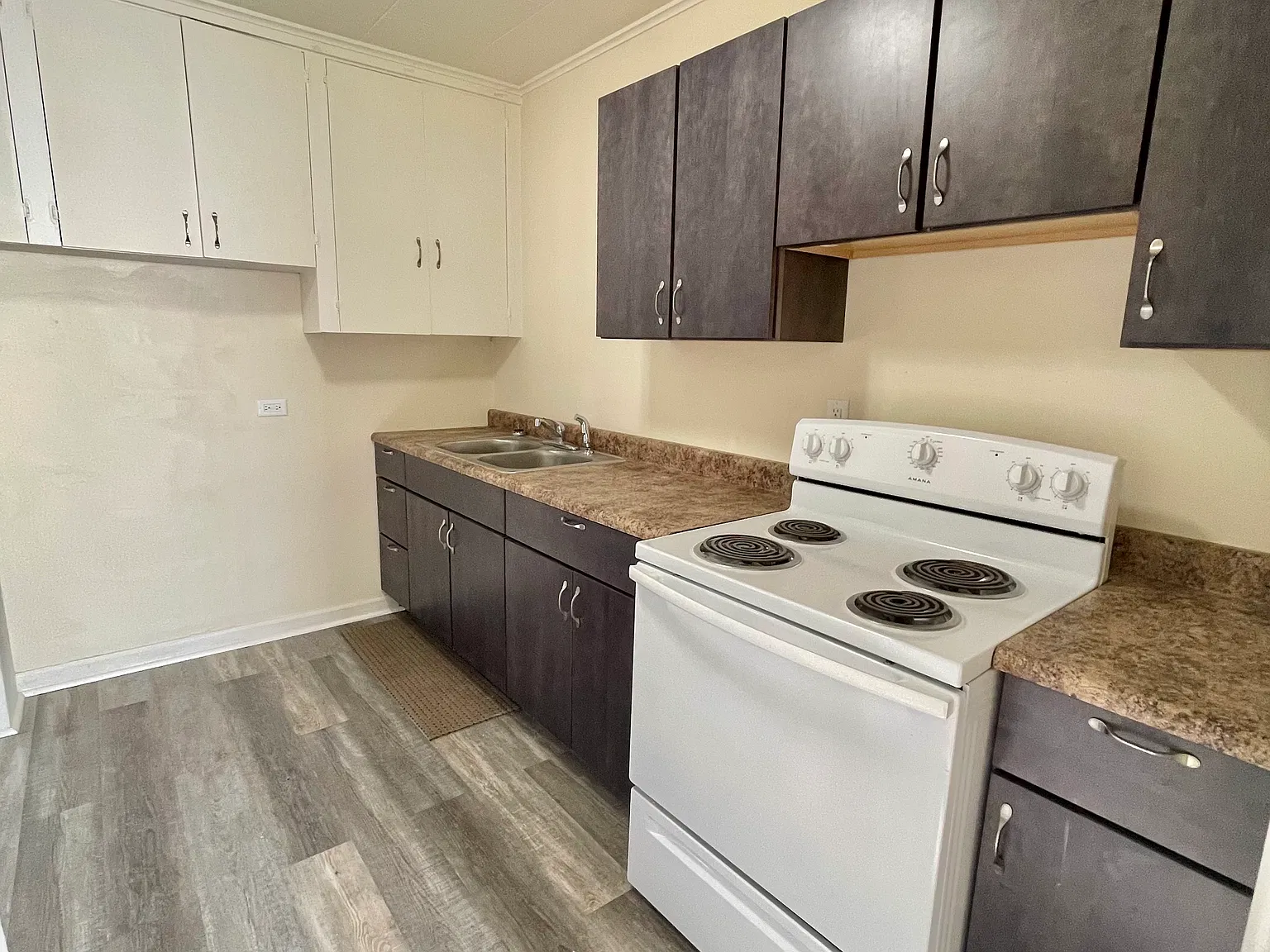 2 bed, 1.0 bath, 800 sqft, $800 — Photo 2