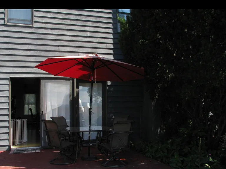 162 Westview Ln — Photo 2