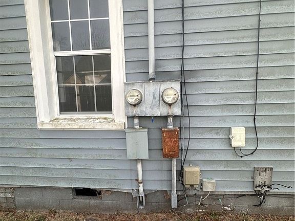 5th image of 3913 Ellison St