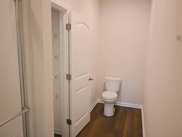 983 Manitou Cir — Photo 3