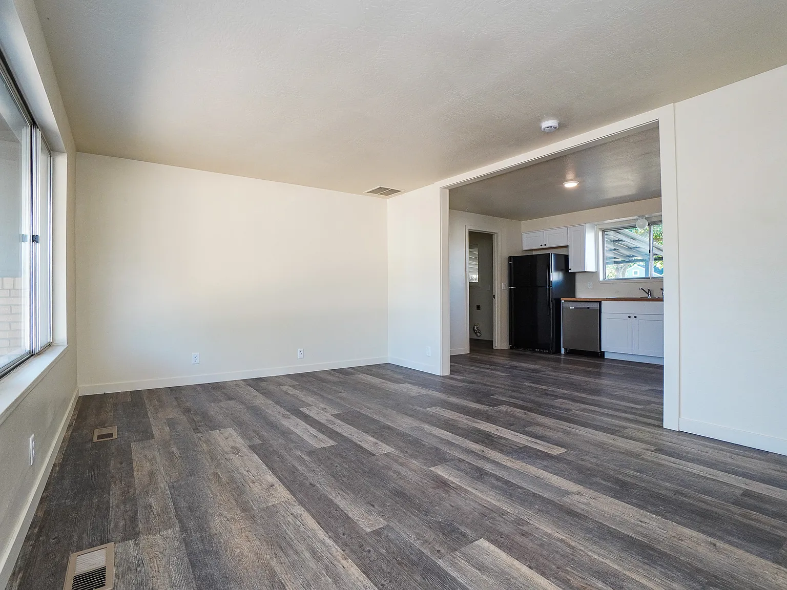 1343 West Owyhee Street - 1 — Photo 4