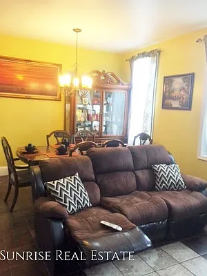 Rented by Sunrise Real Estate | media 2