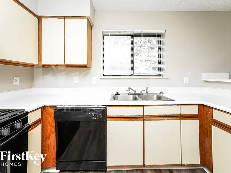 3931 Springleaf Dr — Photo 4
