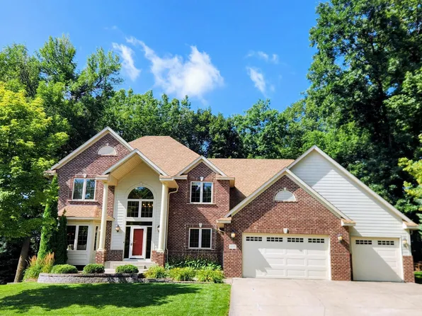 9337 Woodridge Cir, Savage, MN 55378
