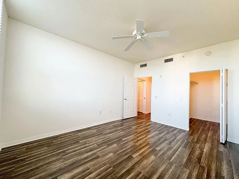 2421 NE 65th St #601 — Photo 7