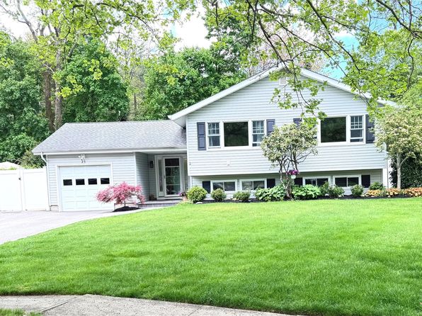 21 Salisbury Drive N, East Northport, NY 11731