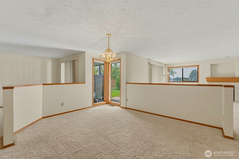 4th image of 807 SE Sentry Drive