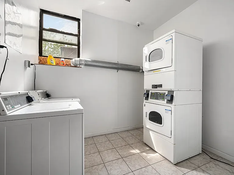 714 Seneca Ave #505 — Photo 6