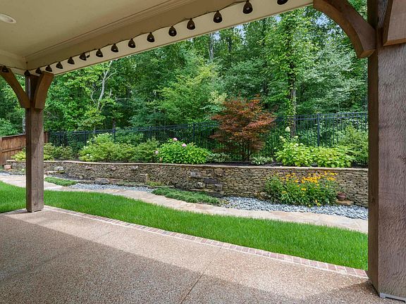 5th image of 565 Saunders Creek Cir
