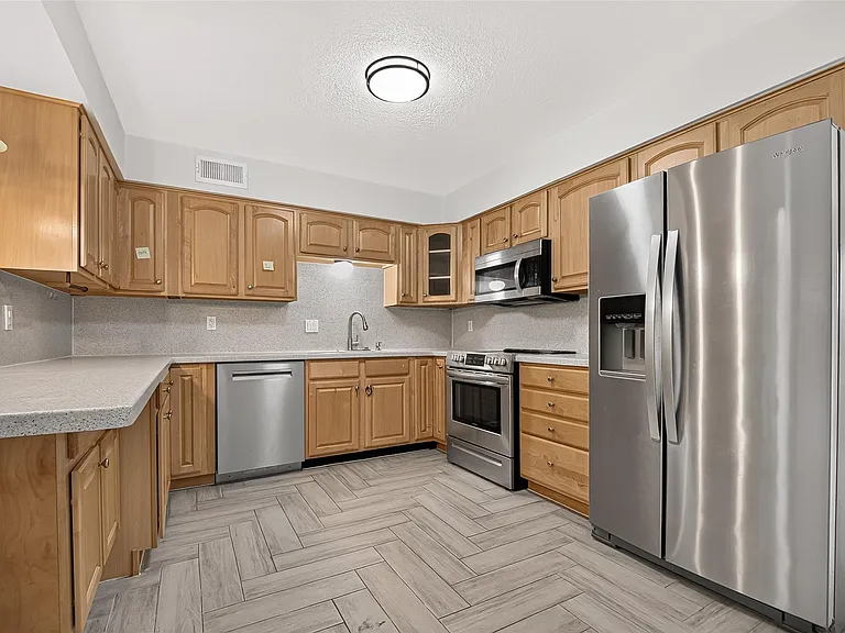 10383 Briar Forest Dr — Photo 13